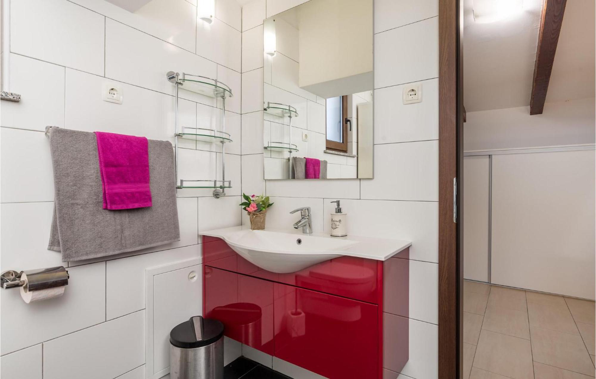 Gorgeous Apartment In Rijeka With Kitchen Dış mekan fotoğraf
