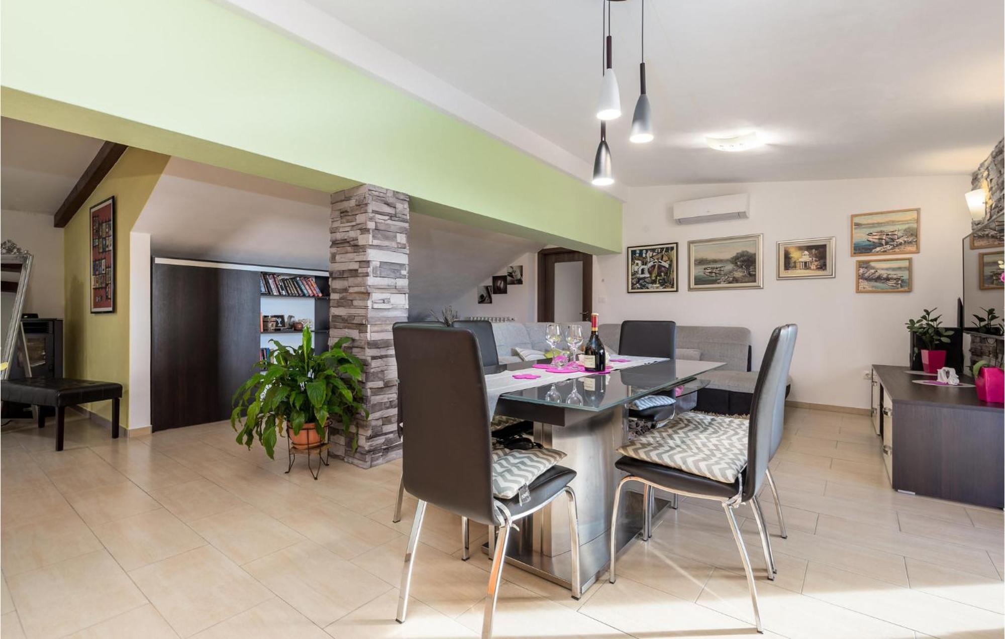Gorgeous Apartment In Rijeka With Kitchen Dış mekan fotoğraf